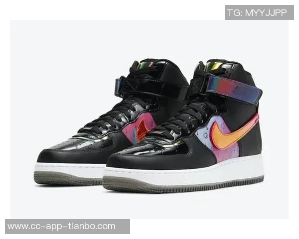 康涅狄格大学专属Kobe5PE配色亮相鞋舌独特哈士奇Logo设计引关注 康涅狄格大学专属Kobe5PE配色亮相鞋舌独特哈士奇Logo设计引关注